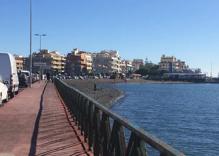 2 Bedroom Flat With Big Pools And Big Terrace Parque Don Jose, 313 Tatil Evi *