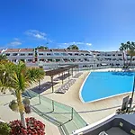 2 Bedroom Flat With Big Pools&big Terrace Parque Don José, 313 Hébergement de vacances Costa Del Silencio