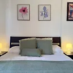 2 Bedroom Flat With Big Pools&big Terrace Parque Don José, 313 Hébergement de vacances Costa Del Silencio