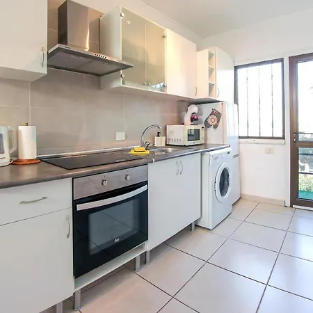 2 Bedroom Flat With Big Pools And Big Terrace Parque Don Jose, 313 Tatil Evi