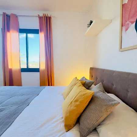 2 Bedroom Flat With Big Pools&big Terrace Parque Don José, 313 Hébergement de vacances