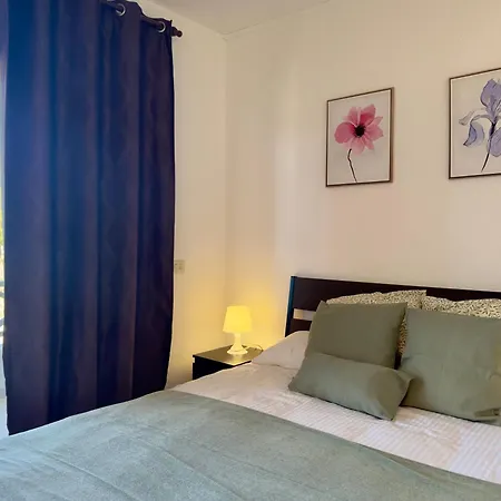 Сasa de vacaciones 2 Bedroom Flat With Big Pools&big Terrace Parque Don José, 313 *