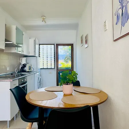 2 Bedroom Flat With Big Pools And Big Terrace Parque Don Jose, 313 Tatil Evi *